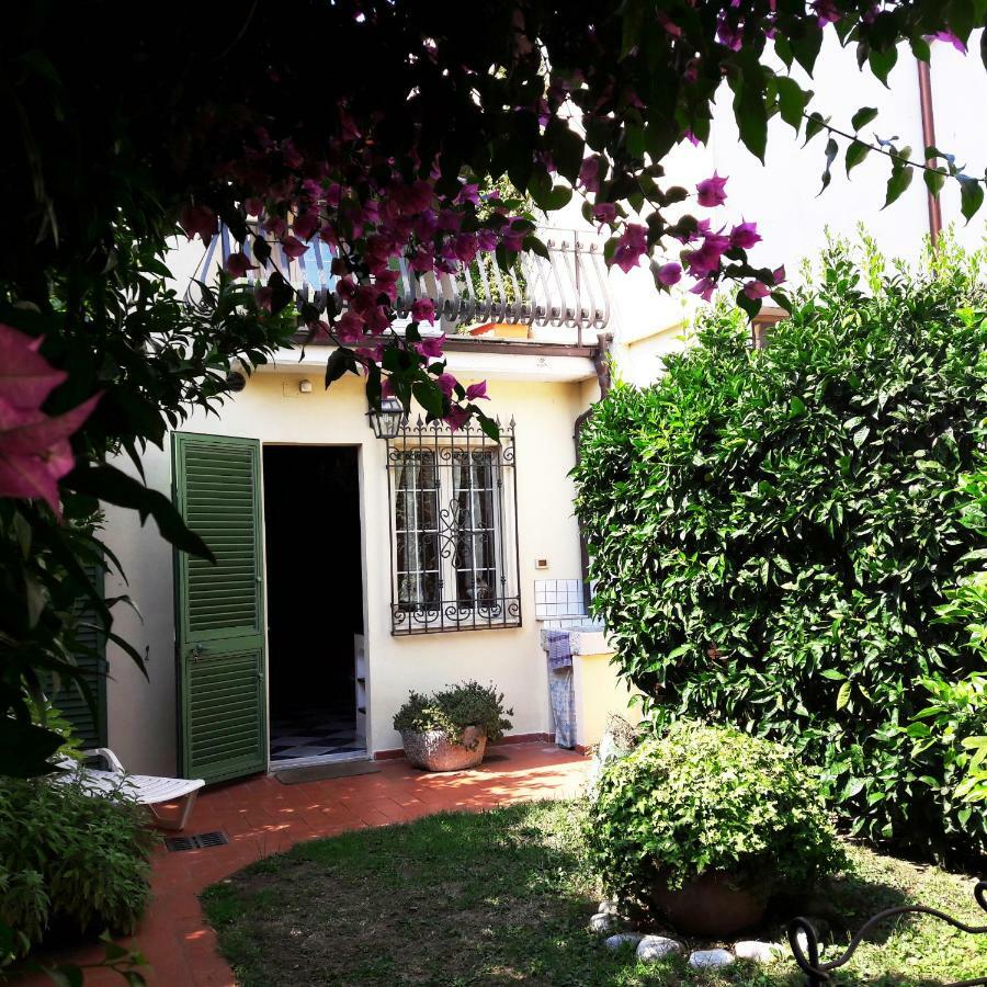 Villino San Martino 350M Dal Mare With Covered Parking فياريجيو المظهر الخارجي الصورة